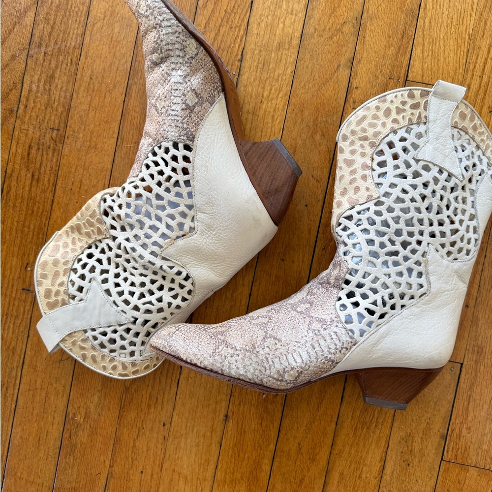 Womens Cream Cutout Western Booties